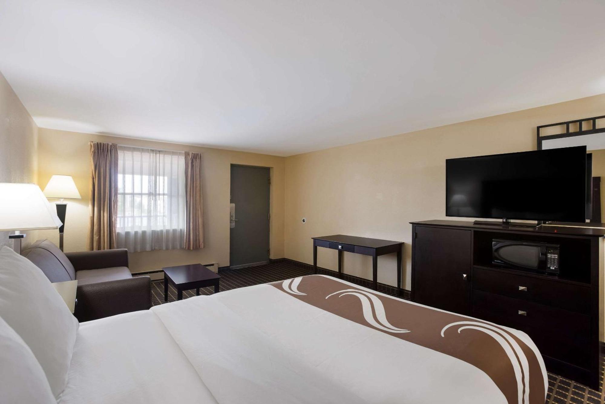Quality Inn & Suites Big Rapids Near University Exteriér fotografie