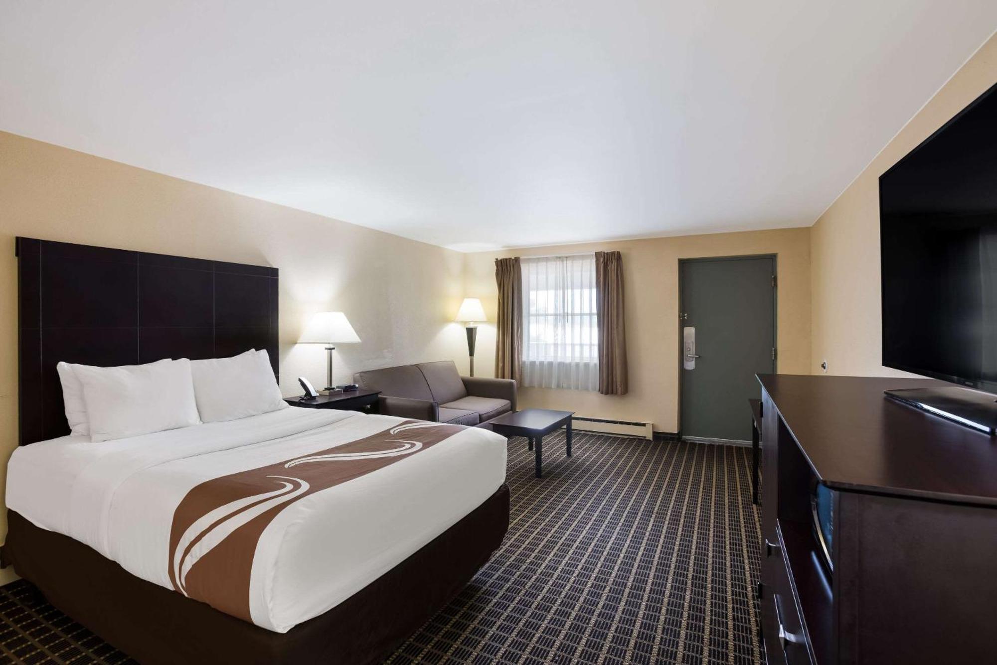 Quality Inn & Suites Big Rapids Near University Exteriér fotografie