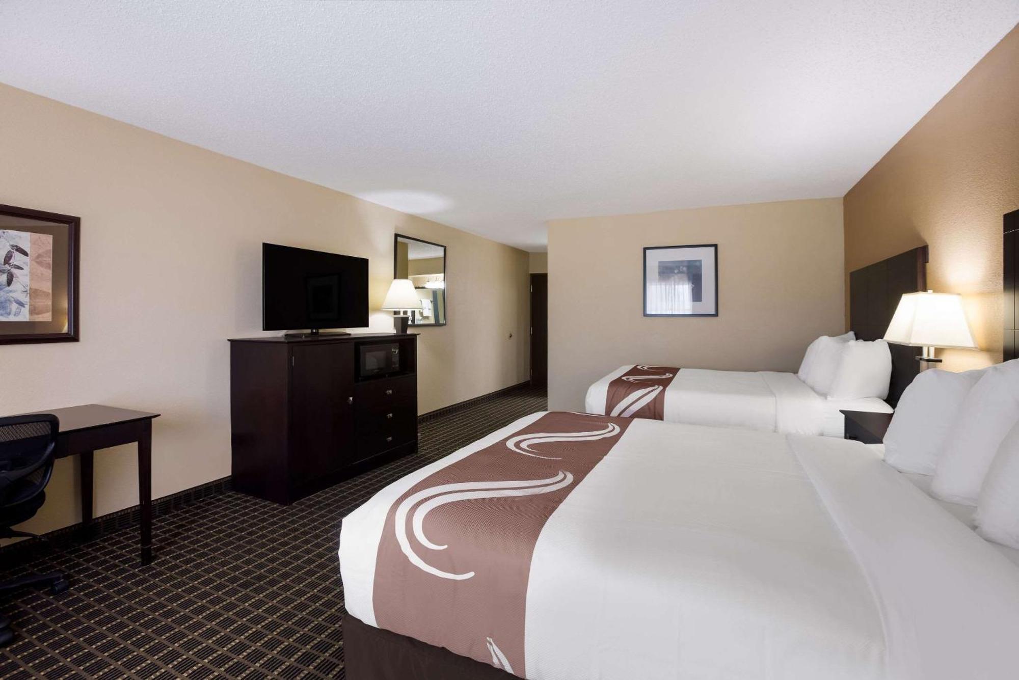 Quality Inn & Suites Big Rapids Near University Exteriér fotografie